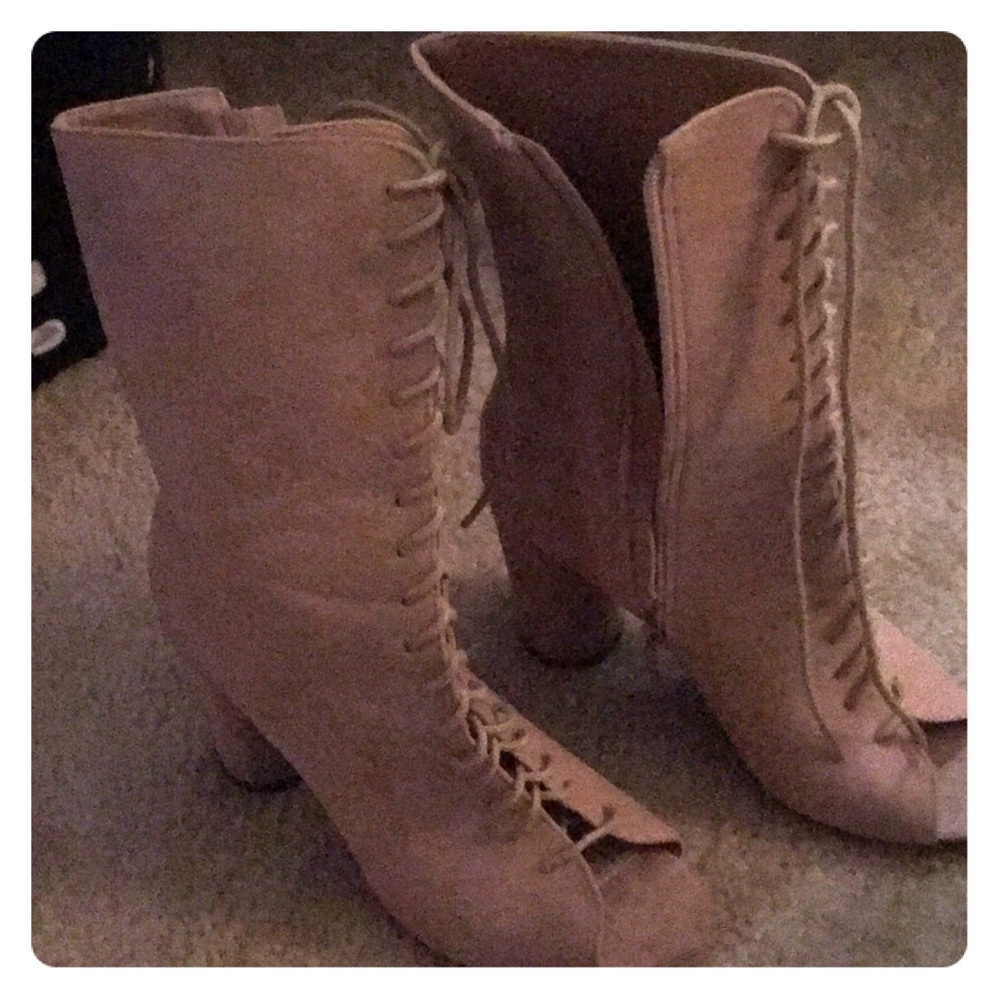 Size 7.5 Nude Block Heels